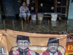Ciliwung Meluap, Banjir Rendam Belasan RT di Jakarta Timur