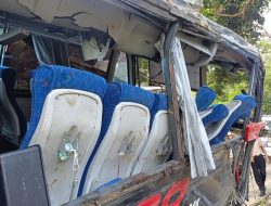 Bus Rombongan Nakes RSBS Jember Terguling di Bromo, Korban Berjatuhan