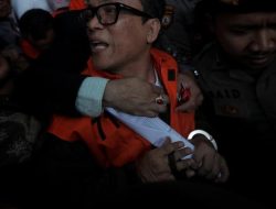 KPK Amankan Land Cruiser Terkait Kasus Noel!
