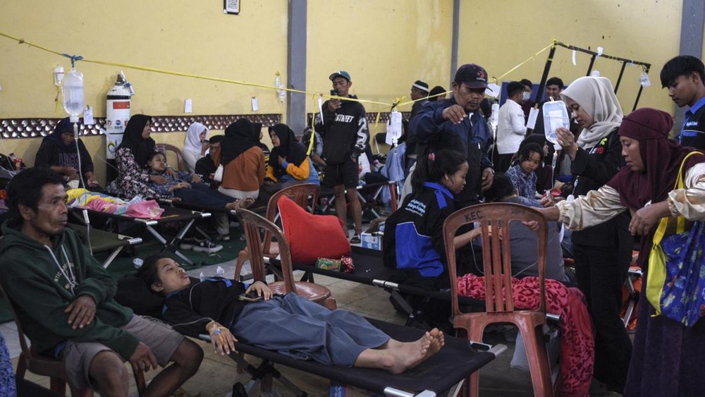 Keracunan Massal! Puluhan Siswa SMP Banjar Dilarikan ke RS