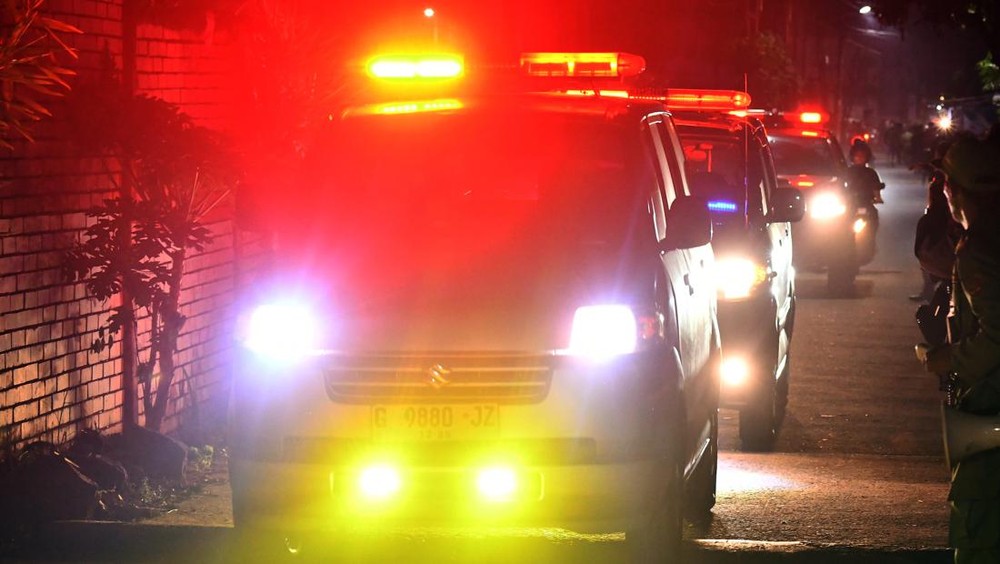 Ambulans Terhambat Innova di Jakbar, Polisi Buru Pengemudi