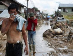 Banjir Surut, Aroma Tak Sedap Hantui Aceh Tamiang
