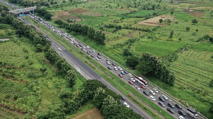 Libur Imlek 2026: 245 Ribu Kendaraan Padati Tol Cipali
