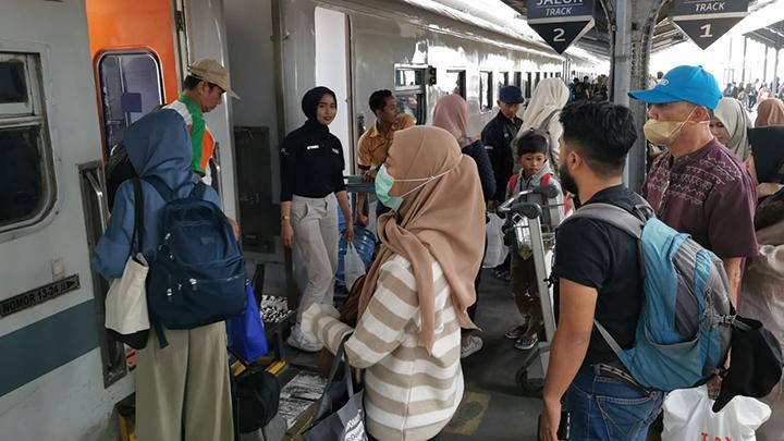 KAI Jember Layani Hampir 13 Ribu Penumpang di Puncak Arus Balik Lebaran