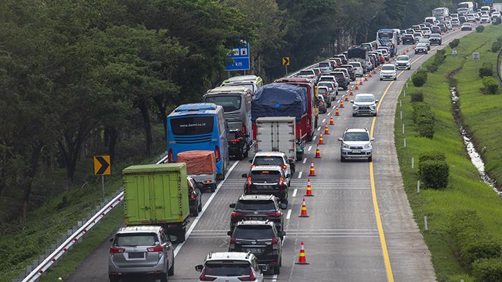 Peringatan Menhub: Mudik 2026, Cek Jalur Aman & Hindari Hujan!