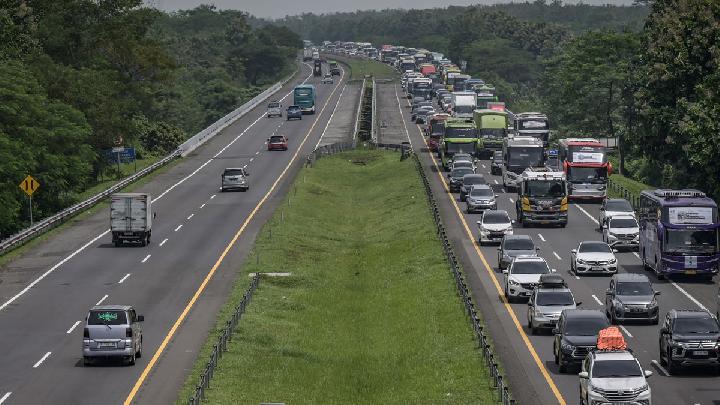 Arus Lebaran 2026: 1,8 Juta Kendaraan Padati Tol Cipali