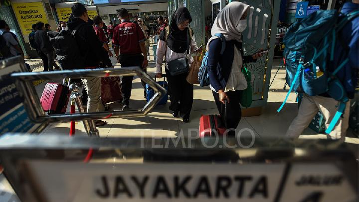 KAI Penuh Sesak: 221 Ribu Penumpang Padati Puncak Arus Balik