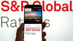 S&P: Bunga Utang RI Lampaui Batas Aman, Anggaran Tertekan