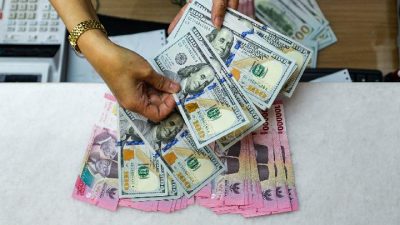 Rupiah Anjlok Impor Tercekik PHK Mengintai