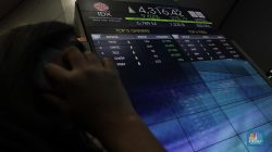 Saham TRUK Meroket Tajam Bursa Gembok Perdagangan