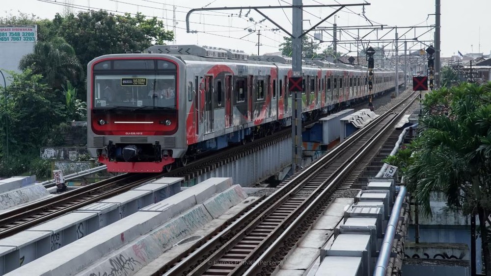 KAI Tambah Armada KRL Baru dari INKA