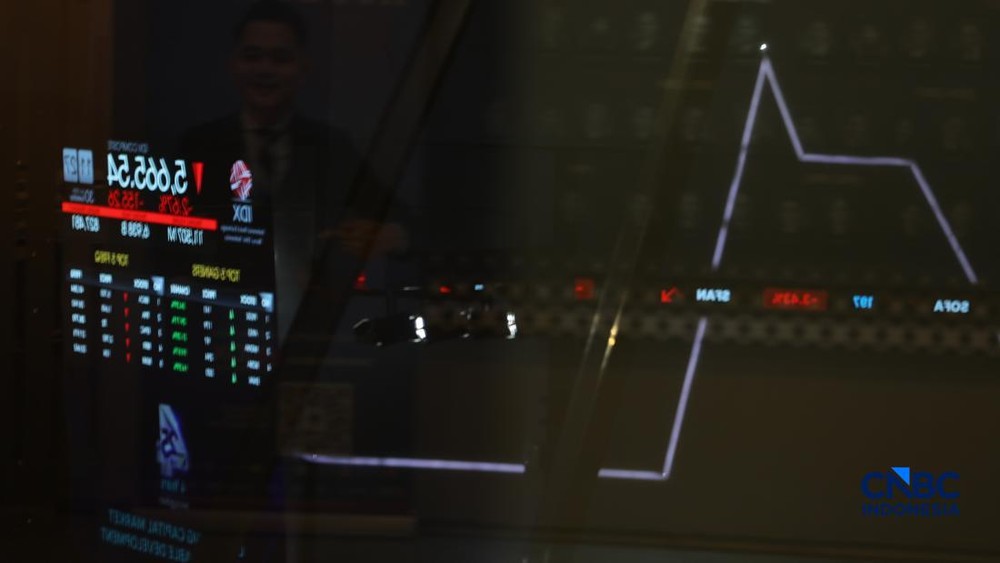 Investor Gigit Jari IHSG Tutup Pekan Merah