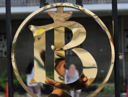 Dolar AS Tembus Rp18000 Rupiah Terpuruk