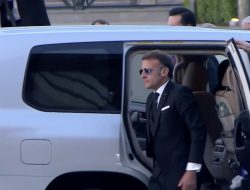 Macron Tak Gentar Trump Klaim Wilayah Prancis