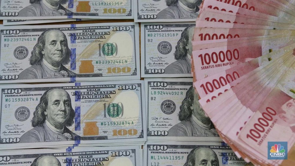 Rupiah Terjun Bebas Dolar AS Tembus Rp18120
