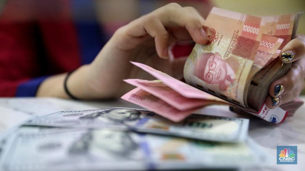 Aksi Heroik Mbak Tutut Selamatkan Rupiah