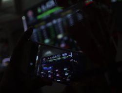 IHSG Merosot Tajam Investor Asing Borong Saham Ini