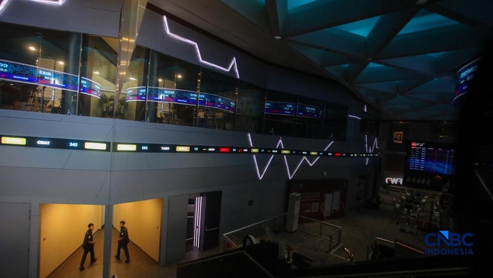 IHSG Merosot Tajam Tapi Asing Borong Saham Ini