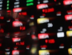 IHSG Terjun Bebas Hingga 3 Persen